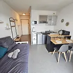 Petit studio cosy, balcon et vue