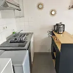 Petit Cosy, Balcon Et Vue Apartment *